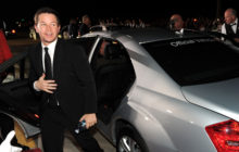 Mark Wahlberg arrives in a Mercedes-Benz S400 Hybrid