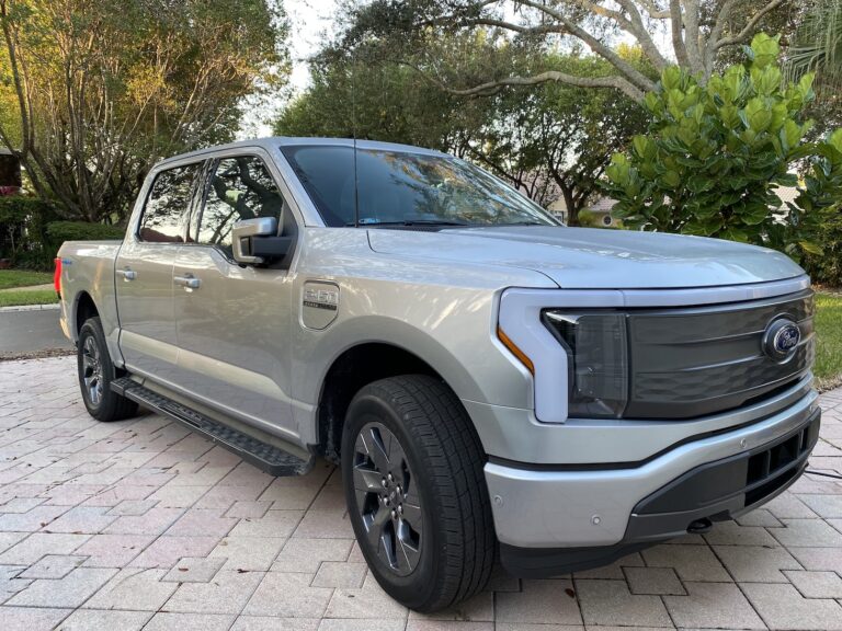 FORD F-150 Lightning 4×4 Lariat