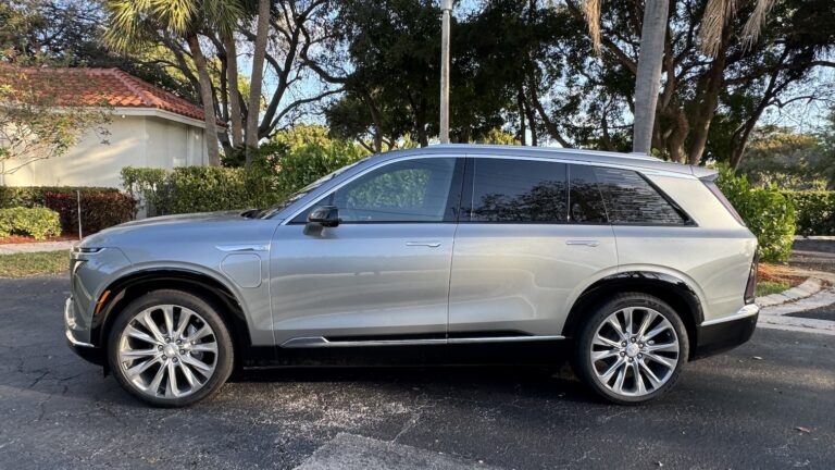 CADILLAC Vistiq 2026