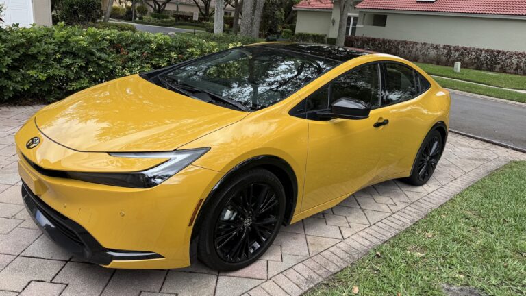 TOYOTA Prius 2026 híbrido
